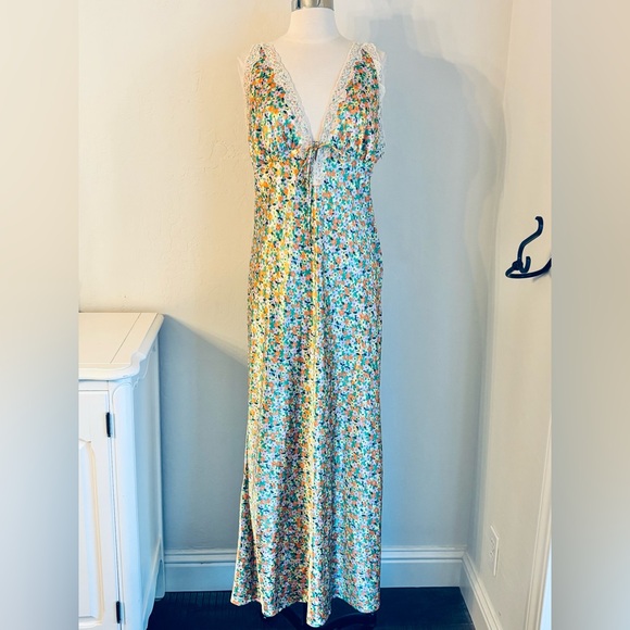 Wild Fable Multi Floral Print Empire Waist Satin Lace Trim Maxi Dress, Size XL - Picture 2 of 11